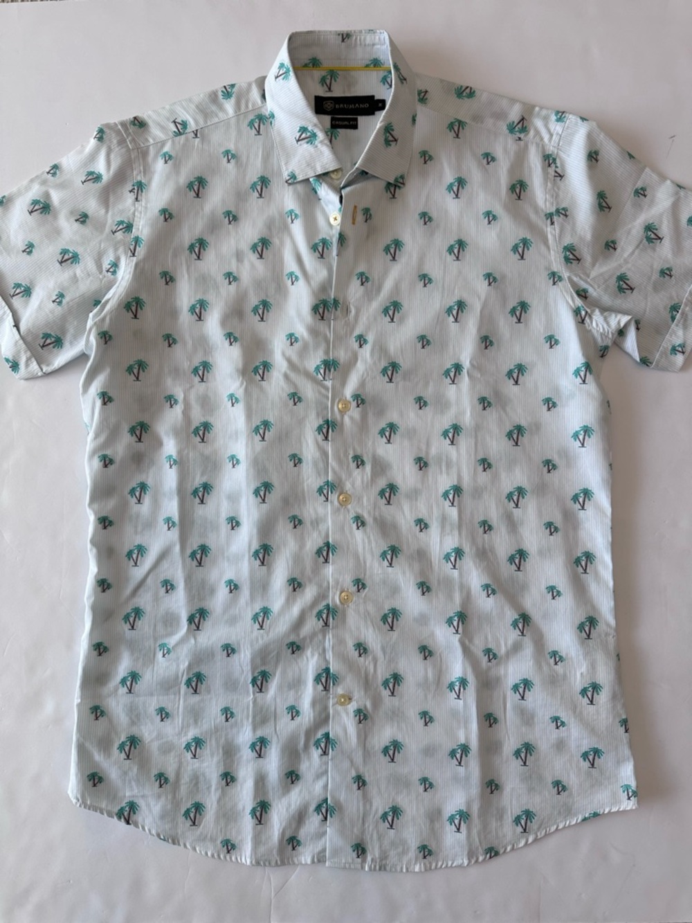 Brumano Men’s M casual fit  White Short-Sleeve Button-Down with Green Palm Print